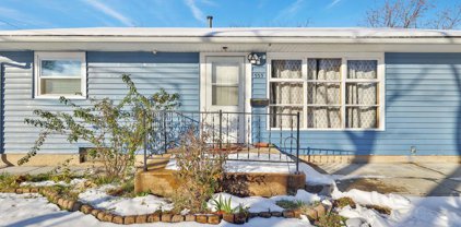 555 S Pinecrest Ave, Wichita