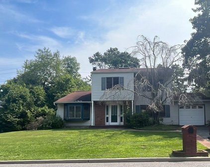 21 Victoria Circle, E. Patchogue