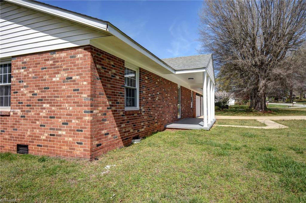 1913 Brewer Road, Winston Salem, 27127