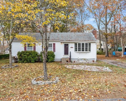 13 Lakeside Drive, Westerly