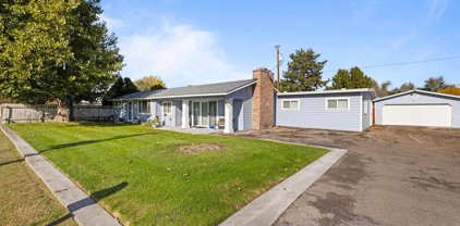 521 E 27th Ave, Kennewick