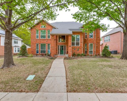 612 Forest Bend  Drive, Plano