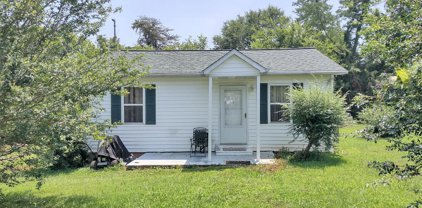32 Northside Avenue, Pamplin