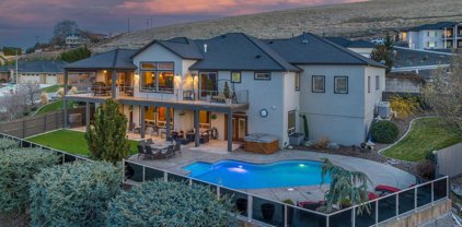 1502 W 52nd Ave, Kennewick
