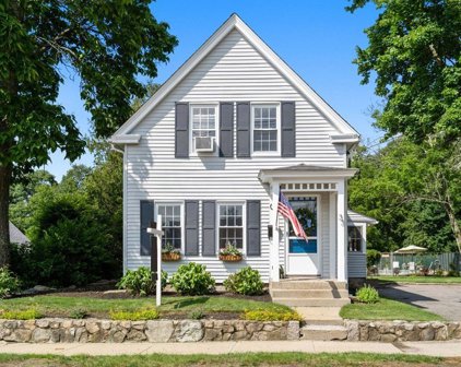 33 Pleasant St, Hopkinton