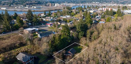 335 7TH AVE, Coos Bay