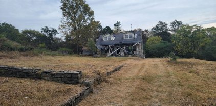 1135 N Bledsoe Rd, Pulaski