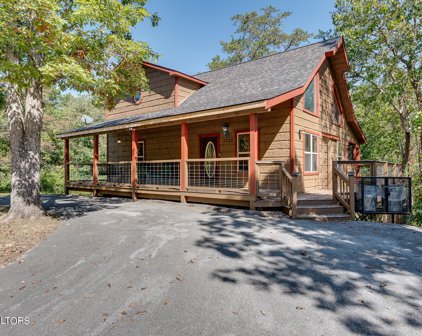 1722 Scenic Woods Way, Sevierville