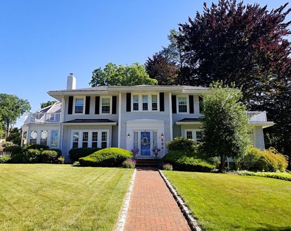 28 Glendale Rd, Quincy
