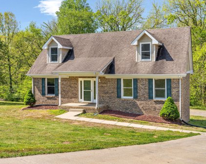 626 W Creek Dr, Clarksville