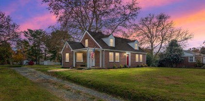 808 Church Hill Rd, Centreville