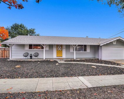 613 Chevy Chase Way, Hayward