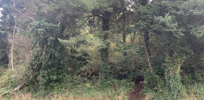 2270 HAMILTON DR, North Bend